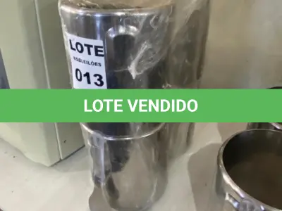 LOTE 013 - 04 BALDES EM INOX PARA ARMAZENAR SORVETE (CARAPINAS) E 01 ESPATULA. (NO ESTADO)