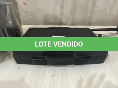 LOTE 007 - 01 UM JOGO DE MICROFONES PARA BATERIA, NUMA MALETA, MARCA “AUDIO-TECHNICA”. (NO ESTADO)