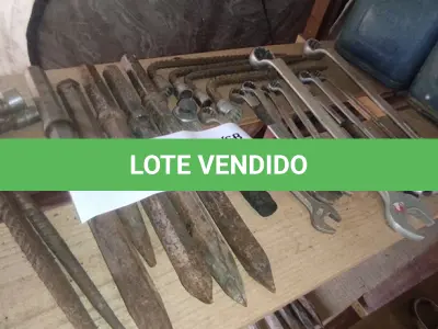 LOTE 017 - 01 LOTE COM CHAVES COMBINADAS  41,24,19, L19,24  E 05 PONTEIROS PARA BRITADEIRA (NO ESTADO, NÃO SABEMOS SE FUNCIONA. LEILÃO NÃO TEM GARANTIA E NEM DEVOLUÇÃO).