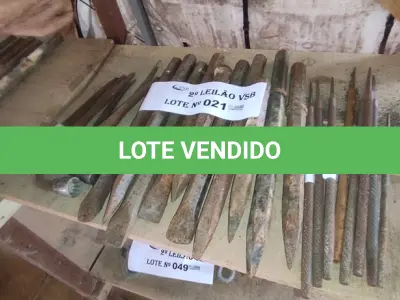 LOTE 021 - 01 LOTE COM CHAVES L 30,24, 05 PONTEIRAS CHATAS PARA BRITADEIRA E 08 LIMAS REDONDAS (NO ESTADO, NÃO SABEMOS SE FUNCIONA. LEILÃO NÃO TEM GARANTIA E NEM DEVOLUÇÃO).