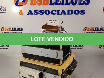 LOTE 009 - 01 CONJUNTO DE VÍDEO MARCA AKAI COMPOSTO DE VT-100, CÂMERA VC-100 E MONITOR VM-100. (NO ESTADO, LEILÃO NÃO TEM GARANTIA E NEM DEVOLUÇÃO, SUJEITO A POSSÍVEIS AVARIAS VISÍVEIS/OCULTAS E/OU AUSÊNCIA DE COMPONENTES).