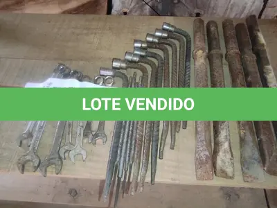 LOTE 020 - 01 LOTE COM CHAVES COMBINADAS 24,19,18ALICATE, 19,04 LIMAS REDONDAS E 05 PONTEIRAS CHATAS PARA BRITADEIRA (NO ESTADO, NÃO SABEMOS SE FUNCIONA. LEILÃO NÃO TEM GARANTIA E NEM DEVOLUÇÃO).
