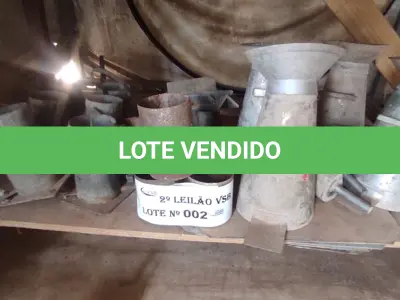 LOTE 002 - 01 LOTE COM COLETORES PARA ANALISE DE SOLO (NO ESTADO, NÃO SABEMOS SE FUNCIONA. LEILÃO NÃO TEM GARANTIA E NEM DEVOLUÇÃO).
