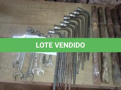 LOTE 020 - 01 LOTE COM CHAVES COMBINADAS 24,19,18ALICATE, 19,04 LIMAS REDONDAS E 05 PONTEIRAS CHATAS PARA BRITADEIRA (NO ESTADO, NÃO SABEMOS SE FUNCIONA. LEILÃO NÃO TEM GARANTIA E NEM DEVOLUÇÃO).