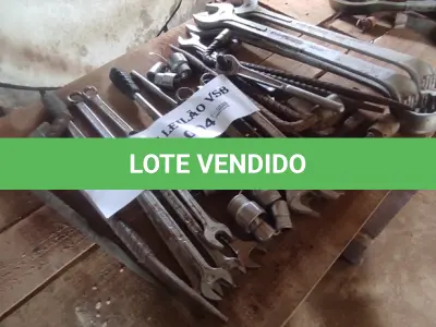 LOTE 004 - 01 LOTE COM CHAVES COMBINADAS  2”,24,19,18 L19,24, CHAVE CATRACA COM CACHIMBOS 19 (NO ESTADO, NÃO SABEMOS SE FUNCIONA. LEILÃO NÃO TEM GARANTIA E NEM DEVOLUÇÃO).