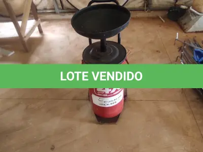 LOTE 025 - 01 COLETOR DE ÓLEO PARA CARRO (NO ESTADO, NÃO SABEMOS SE FUNCIONA. LEILÃO NÃO TEM GARANTIA E NEM DEVOLUÇÃO).