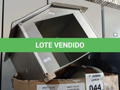 LOTE 044 - 03 ASPIRADORES DE PÓ, VÁRIAS HÉLICES DE VENTILADOR E 01 CASINHA PARA PETS. (NO ESTADO, LEILÃO NÃO TEM GARANTIA E NEM DEVOLUÇÃO, SUJEITO A POSSÍVEIS AVARIAS VISÍVEIS/OCULTAS E/OU AUSÊNCIA DE COMPONENTES).