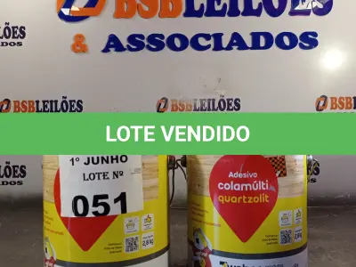 LOTE 051 - 02 GALÕES DE COLAMULT QUARTZOLIT, MULTIFUNÇÃO: CARPETE, BORRACHA, VINÍLICO E RODAPÉ 2,8KG. (NO ESTADO, LEILÃO NÃO TEM GARANTIA E NEM DEVOLUÇÃO, SUJEITO A POSSÍVEIS AVARIAS VISÍVEIS/OCULTAS E/OU AUSÊNCIA DE COMPONENTES).