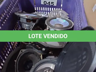 LOTE 045 - 01 LOTE COM VÁRIOS ALTO-FALANTES MARCAS E MODELOS DIVERSOS. (NO ESTADO, LEILÃO NÃO TEM GARANTIA E NEM DEVOLUÇÃO, SUJEITO A POSSÍVEIS AVARIAS VISÍVEIS/OCULTAS E/OU AUSÊNCIA DE COMPONENTES).