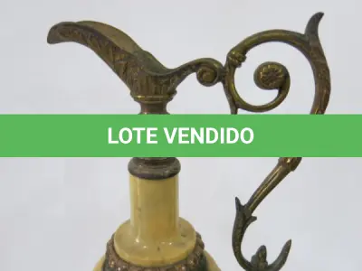 LOTE 050 - LINDA ÂNFORA DÉCADA DE 80 METAL , EM ÓTIMO ESTADO DE CONSERVAÇÃO (NO ESTADO)