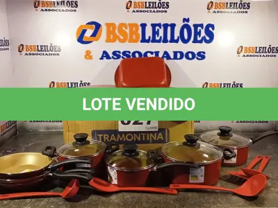 LOTE 027 - 01 - JOGO DE PANELA TRAMONTINA 15 PEÇAS (NO ESTADO, NÃO SABEMOS SE FUNCIONA. LEILÃO NÃO TEM GARANTIA E NEM DEVOLUÇÃO, SUJEITO A POSSÍVEIS AVARIAS VISÍVEIS/OCULTAS E/OU AUSÊNCIA DE COMPONENTES)
