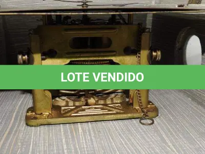 LOTE 044 - RELÓGIO DE CORDAS 75 DE ALTURA(NO ESTADO)