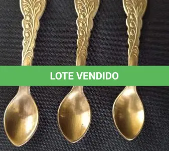 LOTE 070 - JOGO  PARA CAFÉ 13 PEÇAS, METAL DOURADO (NO ESTADO)