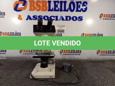 LOTE 006 - 01 MICROSCÓPIO. (NO ESTADO) ATENÇÃO! FAZER A VISITAÇÃO ANTES DE ARREMATAR, NÃO SABEMOS SE FUNCIONA. LEILÃO NÃO TEM GARANTIA E NEM DEVOLUÇÃO, SUJEITO A POSSÍVEIS AVARIAS VISÍVEIS/OCULTAS E/OU AUSÊNCIA DE COMPONENTES.