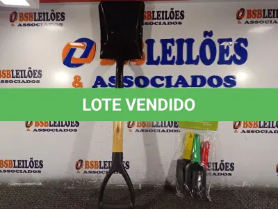 LOTE 027 - 01 CONJUNTO PARA JARDINAGEM E 01 MINI PÁ PARA ACAMPAMENTO. (NO ESTADO) ATENÇÃO! FAZER A VISITAÇÃO ANTES DE ARREMATAR, NÃO SABEMOS SE FUNCIONA. LEILÃO NÃO TEM GARANTIA E NEM DEVOLUÇÃO, SUJEITO A POSSÍVEIS AVARIAS VISÍVEIS/OCULTAS E/OU AUSÊNCIA DE COMPONENTES.