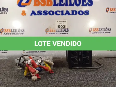 LOTE 003 - 01 APARELHO DE SOM AUTOMOTIVO E 01 ESTABILIZADOR. (NO ESTADO) ATENÇÃO! FAZER A VISITAÇÃO ANTES DE ARREMATAR, NÃO SABEMOS SE FUNCIONA. LEILÃO NÃO TEM GARANTIA E NEM DEVOLUÇÃO, SUJEITO A POSSÍVEIS AVARIAS VISÍVEIS/OCULTAS E/OU AUSÊNCIA DE COMPONENTES.