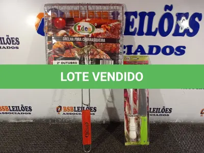 LOTE 033 - 01 KIT CHURRASCO E 01 GRELHA PARA CHURRASQUEIRA. (NO ESTADO) ATENÇÃO! FAZER A VISITAÇÃO ANTES DE ARREMATAR, NÃO SABEMOS SE FUNCIONA. LEILÃO NÃO TEM GARANTIA E NEM DEVOLUÇÃO, SUJEITO A POSSÍVEIS AVARIAS VISÍVEIS/OCULTAS E/OU AUSÊNCIA DE COMPONENTES.