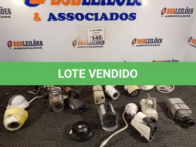 LOTE 145 - 01 LOTE COM VÁRIAS CÂMERAS DE SEGURANÇA MARCAS E MODELOS DIVERSOS. (NO ESTADO) ATENÇÃO! FAZER A VISITAÇÃO ANTES DE ARREMATAR, NÃO SABEMOS SE FUNCIONA. LEILÃO NÃO TEM GARANTIA E NEM DEVOLUÇÃO, SUJEITO A POSSÍVEIS AVARIAS VISÍVEIS/OCULTAS E/OU AUSÊNCIA DE COMPONENTES.