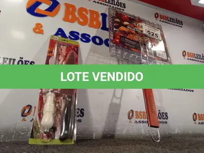 LOTE 025 - 01 KIT CHURRASCO E 01 GRELHA PARA CHURRASQUEIRA. (NO ESTADO) ATENÇÃO! FAZER A VISITAÇÃO ANTES DE ARREMATAR, NÃO SABEMOS SE FUNCIONA. LEILÃO NÃO TEM GARANTIA E NEM DEVOLUÇÃO, SUJEITO A POSSÍVEIS AVARIAS VISÍVEIS/OCULTAS E/OU AUSÊNCIA DE COMPONENTES.