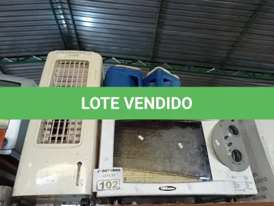 LOTE 102 - 01 FORNO ELÉTRICO, 01 CLIMATIZADOR E 02 GARRAFAS TÉRMICAS MARCAS E MODELOS DIVERSOS COM AVARIAS. (NO ESTADO) ATENÇÃO! FAZER A VISITAÇÃO ANTES DE ARREMATAR, NÃO SABEMOS SE FUNCIONA. LEILÃO NÃO TEM GARANTIA E NEM DEVOLUÇÃO, SUJEITO A POSSÍVEIS AVARIAS VISÍVEIS/OCULTAS E/OU AUSÊNCIA DE COMPONENTES.