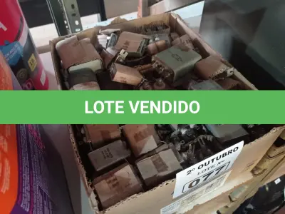 LOTE 077 - 01 LOTE COM VÁRIOS CAPACITORES ANTIGOS MARCAS E MODELOS DIVERSOS. (NO ESTADO) ATENÇÃO! FAZER A VISITAÇÃO ANTES DE ARREMATAR, NÃO SABEMOS SE FUNCIONA. LEILÃO NÃO TEM GARANTIA E NEM DEVOLUÇÃO, SUJEITO A POSSÍVEIS AVARIAS VISÍVEIS/OCULTAS E/OU AUSÊNCIA DE COMPONENTES.