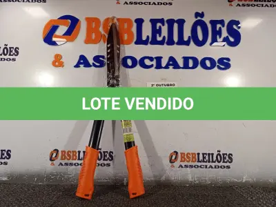 LOTE 037 - 01 TESOURA PARA JARDINAGEM COM CABO EMBORRACHADO. (NO ESTADO) ATENÇÃO! FAZER A VISITAÇÃO ANTES DE ARREMATAR, NÃO SABEMOS SE FUNCIONA. LEILÃO NÃO TEM GARANTIA E NEM DEVOLUÇÃO, SUJEITO A POSSÍVEIS AVARIAS VISÍVEIS/OCULTAS E/OU AUSÊNCIA DE COMPONENTES.
