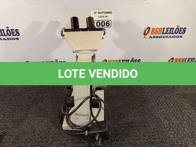 LOTE 006 - 01 MICROSCÓPIO. (NO ESTADO) ATENÇÃO! FAZER A VISITAÇÃO ANTES DE ARREMATAR, NÃO SABEMOS SE FUNCIONA. LEILÃO NÃO TEM GARANTIA E NEM DEVOLUÇÃO, SUJEITO A POSSÍVEIS AVARIAS VISÍVEIS/OCULTAS E/OU AUSÊNCIA DE COMPONENTES.
