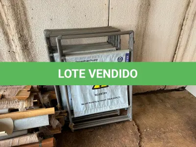 LOTE 398 - 01 LOTE DE PLACAS DE PVC (NO ESTADO)