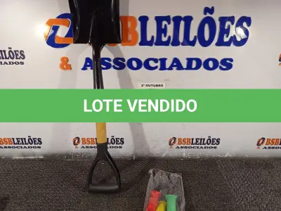 LOTE 022 - 01 CONJUNTO PARA JARDINAGEM E 01 MINI PÁ PARA ACAMPAMENTO. (NO ESTADO) ATENÇÃO! FAZER A VISITAÇÃO ANTES DE ARREMATAR, NÃO SABEMOS SE FUNCIONA. LEILÃO NÃO TEM GARANTIA E NEM DEVOLUÇÃO, SUJEITO A POSSÍVEIS AVARIAS VISÍVEIS/OCULTAS E/OU AUSÊNCIA DE COMPONENTES.