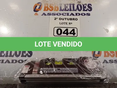 LOTE 044 - 01 TRENA DE 2.50M COM NÍVEL A LASER. (NO ESTADO) ATENÇÃO! FAZER A VISITAÇÃO ANTES DE ARREMATAR, NÃO SABEMOS SE FUNCIONA. LEILÃO NÃO TEM GARANTIA E NEM DEVOLUÇÃO, SUJEITO A POSSÍVEIS AVARIAS VISÍVEIS/OCULTAS E/OU AUSÊNCIA DE COMPONENTES.