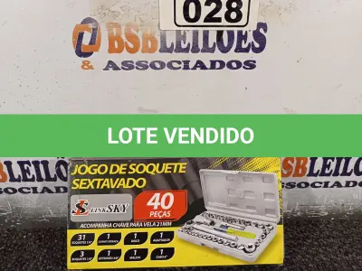 LOTE 028 - 01 JOGO DE SOQUETE SEXTAVADO COM 40 PEÇAS. (NO ESTADO) ATENÇÃO! FAZER A VISITAÇÃO ANTES DE ARREMATAR, NÃO SABEMOS SE FUNCIONA. LEILÃO NÃO TEM GARANTIA E NEM DEVOLUÇÃO, SUJEITO A POSSÍVEIS AVARIAS VISÍVEIS/OCULTAS E/OU AUSÊNCIA DE COMPONENTES.