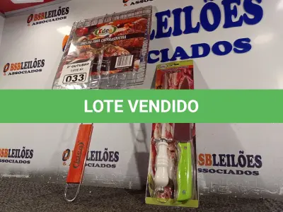 LOTE 033 - 01 KIT CHURRASCO E 01 GRELHA PARA CHURRASQUEIRA. (NO ESTADO) ATENÇÃO! FAZER A VISITAÇÃO ANTES DE ARREMATAR, NÃO SABEMOS SE FUNCIONA. LEILÃO NÃO TEM GARANTIA E NEM DEVOLUÇÃO, SUJEITO A POSSÍVEIS AVARIAS VISÍVEIS/OCULTAS E/OU AUSÊNCIA DE COMPONENTES.