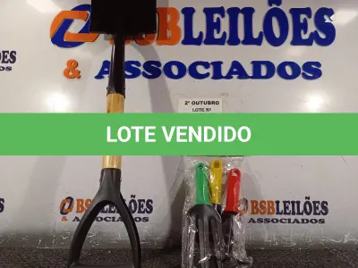LOTE 022 - 01 CONJUNTO PARA JARDINAGEM E 01 MINI PÁ PARA ACAMPAMENTO. (NO ESTADO) ATENÇÃO! FAZER A VISITAÇÃO ANTES DE ARREMATAR, NÃO SABEMOS SE FUNCIONA. LEILÃO NÃO TEM GARANTIA E NEM DEVOLUÇÃO, SUJEITO A POSSÍVEIS AVARIAS VISÍVEIS/OCULTAS E/OU AUSÊNCIA DE COMPONENTES.
