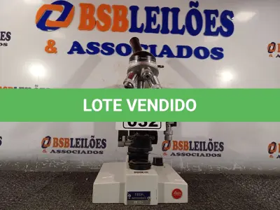 LOTE 032 - 01 MICROSCÓPIO. (NO ESTADO) ATENÇÃO! FAZER A VISITAÇÃO ANTES DE ARREMATAR, NÃO SABEMOS SE FUNCIONA. LEILÃO NÃO TEM GARANTIA E NEM DEVOLUÇÃO, SUJEITO A POSSÍVEIS AVARIAS VISÍVEIS/OCULTAS E/OU AUSÊNCIA DE COMPONENTES.