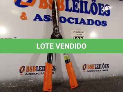 LOTE 037 - 01 TESOURA PARA JARDINAGEM COM CABO EMBORRACHADO. (NO ESTADO) ATENÇÃO! FAZER A VISITAÇÃO ANTES DE ARREMATAR, NÃO SABEMOS SE FUNCIONA. LEILÃO NÃO TEM GARANTIA E NEM DEVOLUÇÃO, SUJEITO A POSSÍVEIS AVARIAS VISÍVEIS/OCULTAS E/OU AUSÊNCIA DE COMPONENTES.