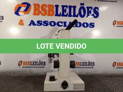 LOTE 032 - 01 MICROSCÓPIO. (NO ESTADO) ATENÇÃO! FAZER A VISITAÇÃO ANTES DE ARREMATAR, NÃO SABEMOS SE FUNCIONA. LEILÃO NÃO TEM GARANTIA E NEM DEVOLUÇÃO, SUJEITO A POSSÍVEIS AVARIAS VISÍVEIS/OCULTAS E/OU AUSÊNCIA DE COMPONENTES.