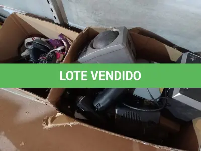 LOTE 068 - 01 LOTE COM VÁRIOS FONES DE OUVIDO, MOUSES E CAIXINHAS DE SOM PARA PC MARCAS E MODELOS DIVERSOS. (NO ESTADO) ATENÇÃO! FAZER A VISITAÇÃO ANTES DE ARREMATAR, NÃO SABEMOS SE FUNCIONA. LEILÃO NÃO TEM GARANTIA E NEM DEVOLUÇÃO, SUJEITO A POSSÍVEIS AVARIAS VISÍVEIS/OCULTAS E/OU AUSÊNCIA DE COMPONENTES.