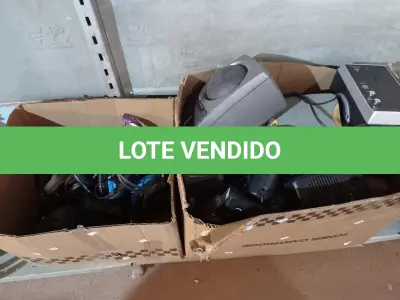 LOTE 068 - 01 LOTE COM VÁRIOS FONES DE OUVIDO, MOUSES E CAIXINHAS DE SOM PARA PC MARCAS E MODELOS DIVERSOS. (NO ESTADO) ATENÇÃO! FAZER A VISITAÇÃO ANTES DE ARREMATAR, NÃO SABEMOS SE FUNCIONA. LEILÃO NÃO TEM GARANTIA E NEM DEVOLUÇÃO, SUJEITO A POSSÍVEIS AVARIAS VISÍVEIS/OCULTAS E/OU AUSÊNCIA DE COMPONENTES.