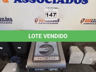 LOTE 147 - 01 APARELHO E VÁRIAS CAIXINHAS DE SOM. (NO ESTADO) ATENÇÃO! FAZER A VISITAÇÃO ANTES DE ARREMATAR, NÃO SABEMOS SE FUNCIONA. LEILÃO NÃO TEM GARANTIA E NEM DEVOLUÇÃO, SUJEITO A POSSÍVEIS AVARIAS VISÍVEIS/OCULTAS E/OU AUSÊNCIA DE COMPONENTES.
