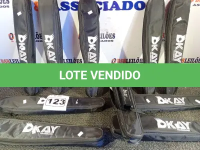 LOTE 123 - 10 DETECTORES DE METAL. (NO ESTADO) ATENÇÃO! FAZER A VISITAÇÃO ANTES DE ARREMATAR, NÃO SABEMOS SE FUNCIONA. LEILÃO NÃO TEM GARANTIA E NEM DEVOLUÇÃO, SUJEITO A POSSÍVEIS AVARIAS VISÍVEIS/OCULTAS E/OU AUSÊNCIA DE COMPONENTES.