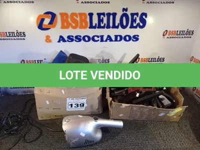 LOTE 139 - 01 LOTE COM GRAMPEADORES E MATERIAIS DIVERSOS. (NO ESTADO) ATENÇÃO! FAZER A VISITAÇÃO ANTES DE ARREMATAR, NÃO SABEMOS SE FUNCIONA. LEILÃO NÃO TEM GARANTIA E NEM DEVOLUÇÃO, SUJEITO A POSSÍVEIS AVARIAS VISÍVEIS/OCULTAS E/OU AUSÊNCIA DE COMPONENTES.