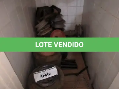 LOTE 046 - 01 LOTE COM PNEUS E RODAS PARA CARRINHOS DE MÃOS (NO ESTADO, NÃO SABEMOS SE FUNCIONA. LEILÃO NÃO TEM GARANTIA E NEM DEVOLUÇÃO).