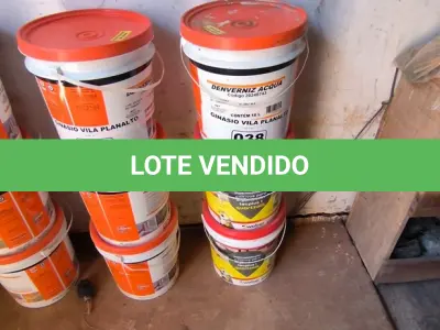 LOTE 038 - 01 BALDE DE DENVERNIZ 02 BALDES DE IMPERMEABILIZANTES (NO ESTADO, NÃO SABEMOS SE FUNCIONA. LEILÃO NÃO TEM GARANTIA E NEM DEVOLUÇÃO).