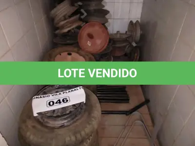LOTE 046 - 01 LOTE COM PNEUS E RODAS PARA CARRINHOS DE MÃOS (NO ESTADO, NÃO SABEMOS SE FUNCIONA. LEILÃO NÃO TEM GARANTIA E NEM DEVOLUÇÃO).