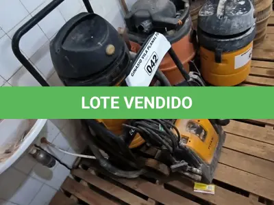 LOTE 042 - 01 ASPIRADOR DE PO ELETROLUX E 01 LAVA JATO WAP TITAN (NO ESTADO, NÃO SABEMOS SE FUNCIONA. LEILÃO NÃO TEM GARANTIA E NEM DEVOLUÇÃO).