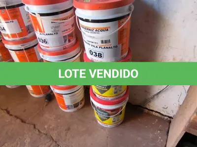 LOTE 038 - 01 BALDE DE DENVERNIZ 02 BALDES DE IMPERMEABILIZANTES (NO ESTADO, NÃO SABEMOS SE FUNCIONA. LEILÃO NÃO TEM GARANTIA E NEM DEVOLUÇÃO).