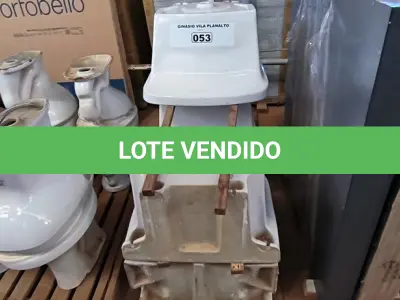LOTE 053 - 05 TANQUES CELITE BRANCO (NO ESTADO, NÃO SABEMOS SE FUNCIONA. LEILÃO NÃO TEM GARANTIA E NEM DEVOLUÇÃO).