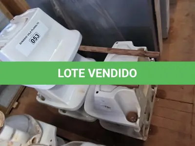 LOTE 053 - 05 TANQUES CELITE BRANCO (NO ESTADO, NÃO SABEMOS SE FUNCIONA. LEILÃO NÃO TEM GARANTIA E NEM DEVOLUÇÃO).