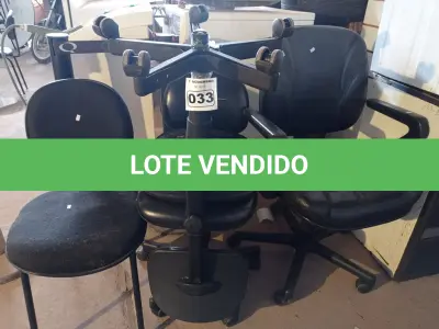 LOTE 033 - 04 CADEIRAS DE ESCRITÓRIO MARCAS E MODELOS DIVERSOS. (NO ESTADO) ATENÇÃO! FAZER A VISITAÇÃO ANTES DE ARREMATAR, NÃO SABEMOS SE FUNCIONA. LEILÃO NÃO TEM GARANTIA E NEM DEVOLUÇÃO, SUJEITO A POSSÍVEIS AVARIAS VISÍVEIS/OCULTAS E/OU AUSÊNCIA DE COMPONENTES.