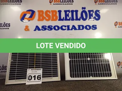 LOTE 016 - 02 PAINÉIS FOTOVOLTAICOS 18V 10W. (NO ESTADO) ATENÇÃO! FAZER A VISITAÇÃO ANTES DE ARREMATAR, NÃO SABEMOS SE FUNCIONA. LEILÃO NÃO TEM GARANTIA E NEM DEVOLUÇÃO, SUJEITO A POSSÍVEIS AVARIAS VISÍVEIS/OCULTAS E/OU AUSÊNCIA DE COMPONENTES.